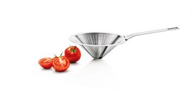 De puntzeef met tomaten