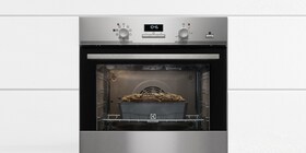 Brood bakken in de Electrolux-oven